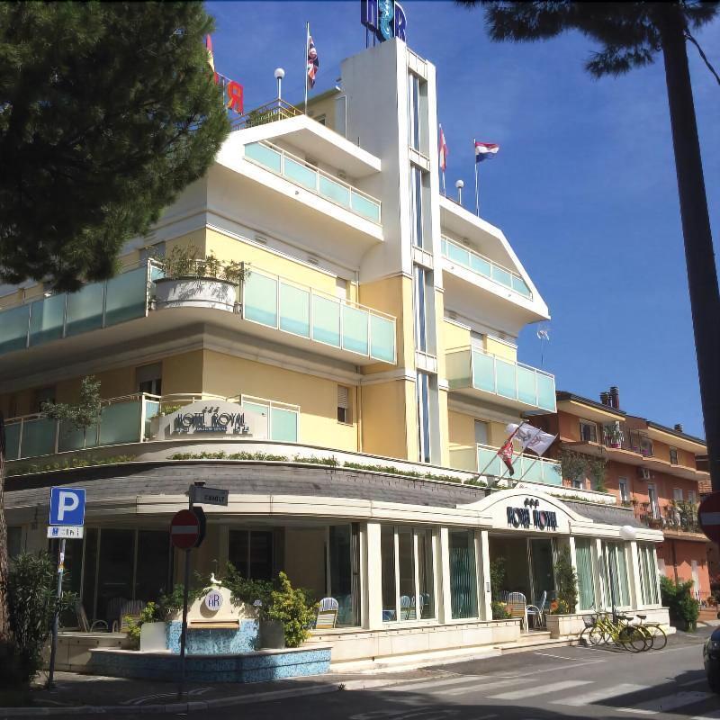 Hotel Royal ミザーノ・アドリアーティコ エクステリア 写真